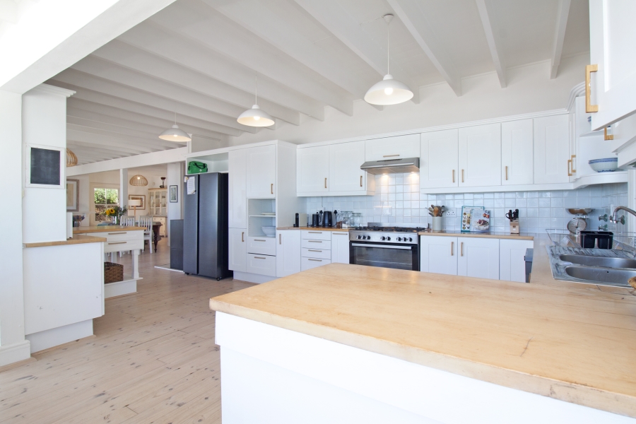 5 Bedroom Property for Sale in Misty Cliffs Western Cape